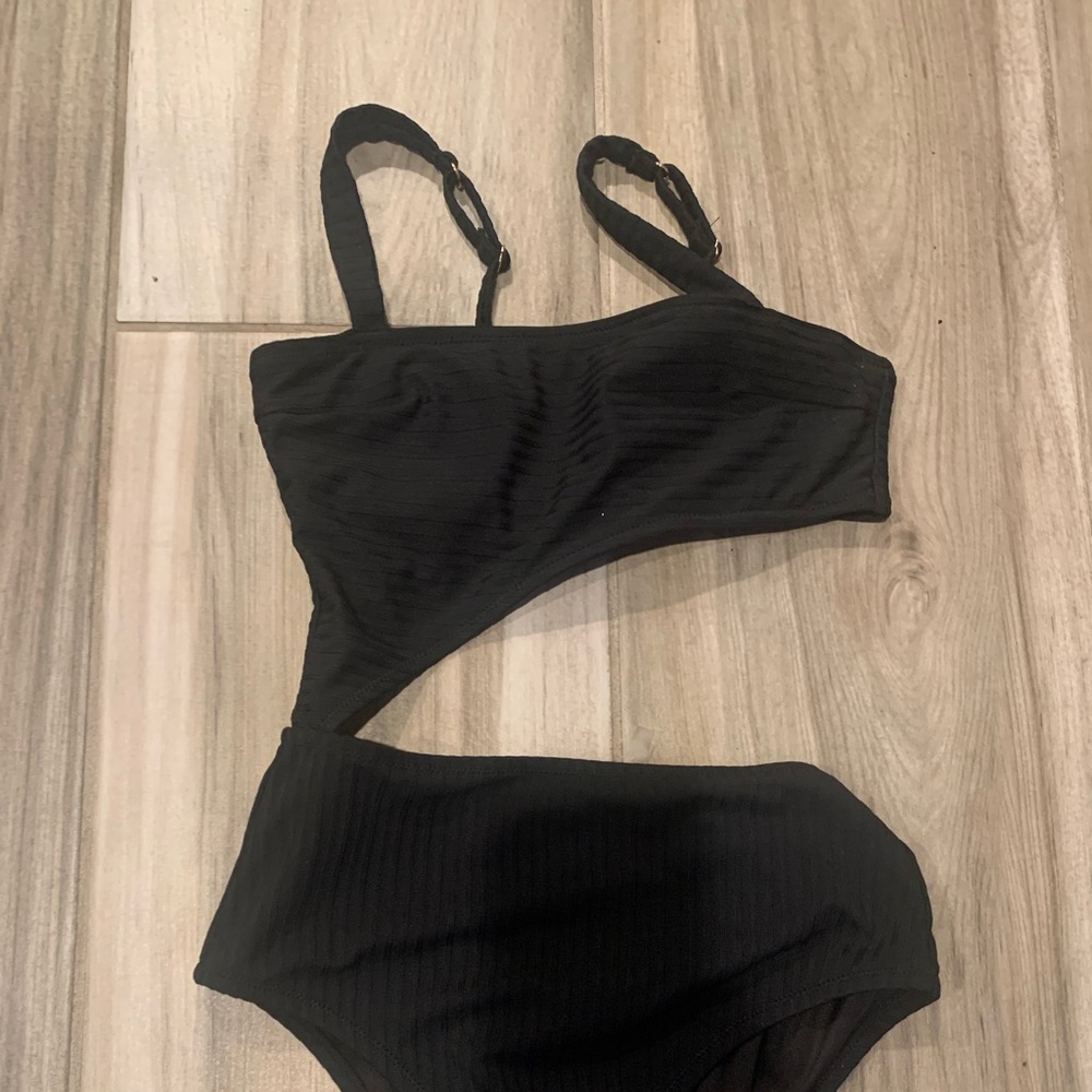 Shade & Shore Black Women’s Swimsuit XS